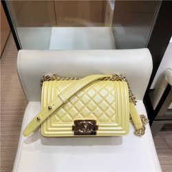 CHANEL 샤넬 보이백 20CM 신상 AS35588