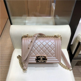 CHANEL 샤넬 보이백 20CM  AS35588