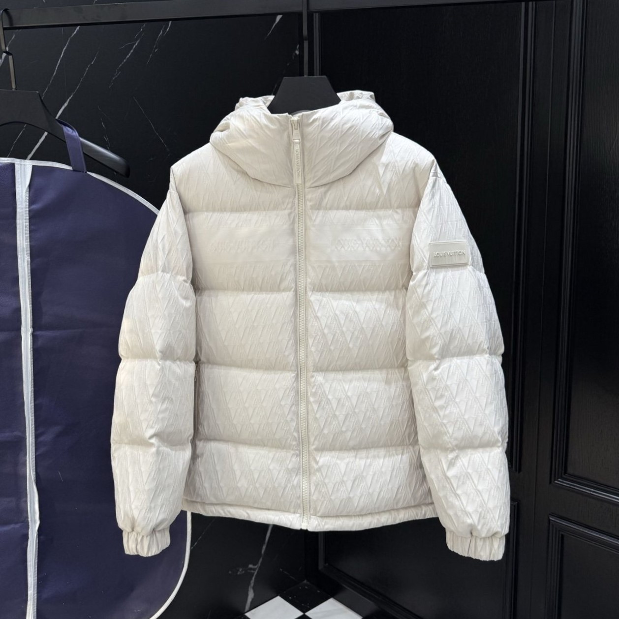 LOUIS VUITTON 루이비통 패턴 다운 패딩 2COLOR