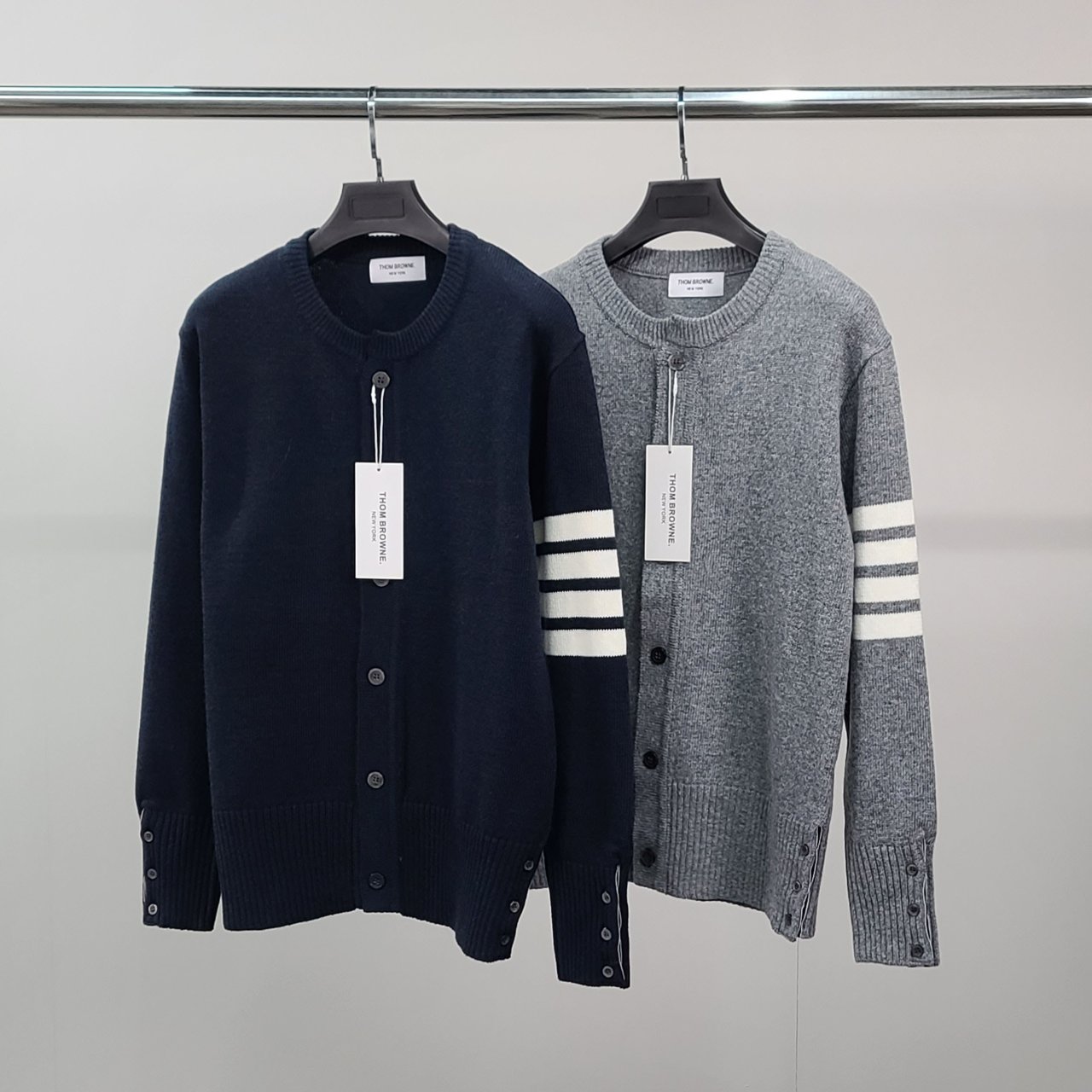 THOM BROWNE 톰브라운 램스울 사선완장 라운드 가디건