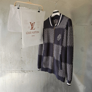 LOUIS VUITTON 루이비통  다미에 퀼티드 코튼 보머