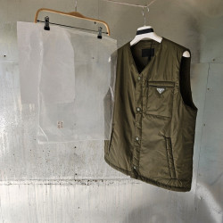 PRADA 프라다 에나멜 트라이앵글 로고 조끼