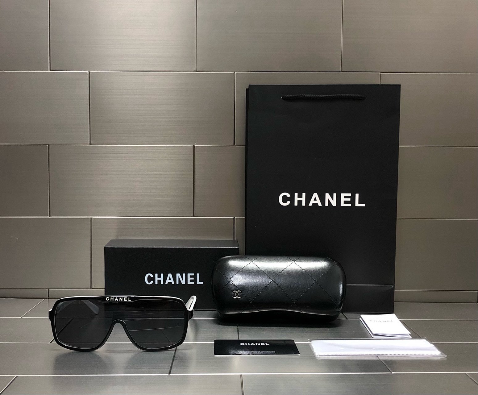 CHANEL 샤넬 코코네쥬 쉴드 선글라스