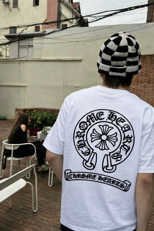 CHROME HEARTS 크롬하츠 부크레 홀스슈 스크롤 백 로고 숏 슬리브 티셔츠 2COLOR