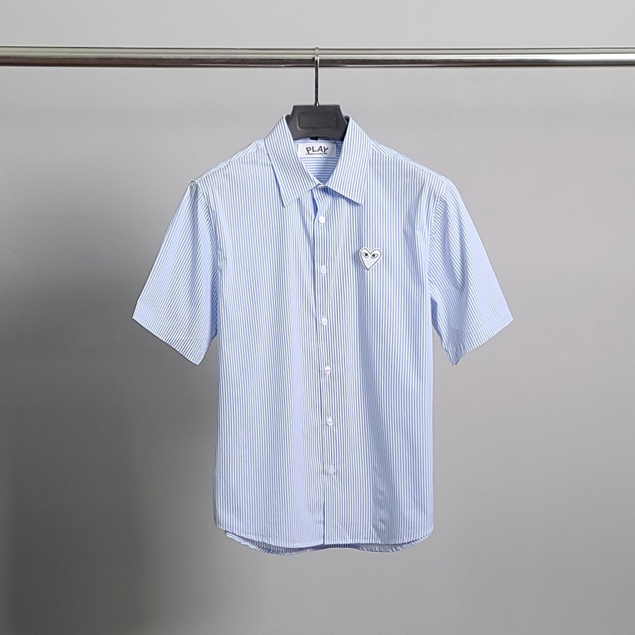 COMME DES GARCONS 꼼데가르송 화이트와펜 스트라이프 반팔 셔츠